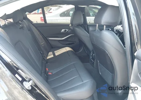 2021 BMW 330Xi z USA, uszkodzony, nr VIN 3MW5R7J01M8C05130